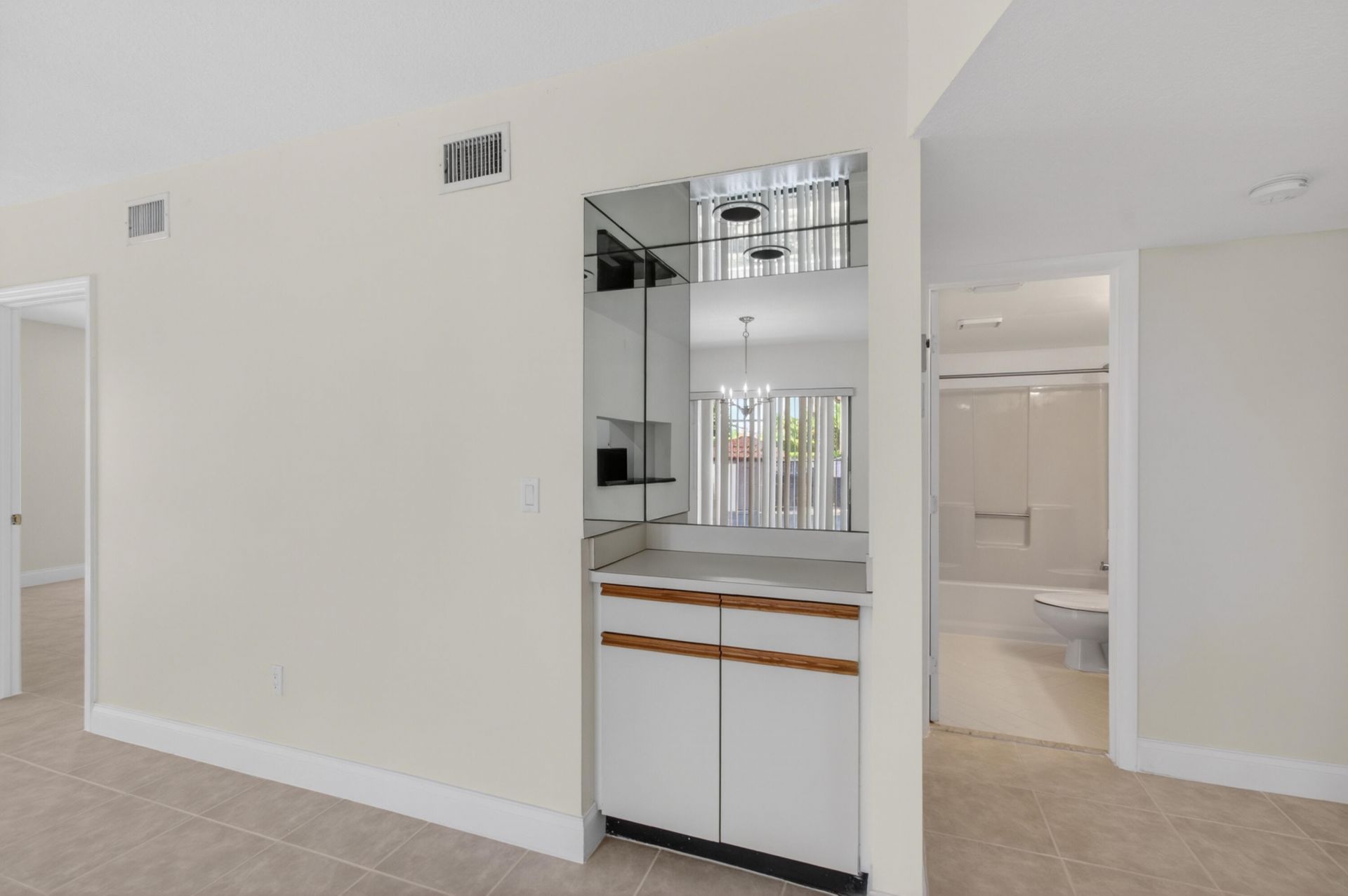 351 Club Circle, Unit 101, Boca Raton, FL 33487 Photo