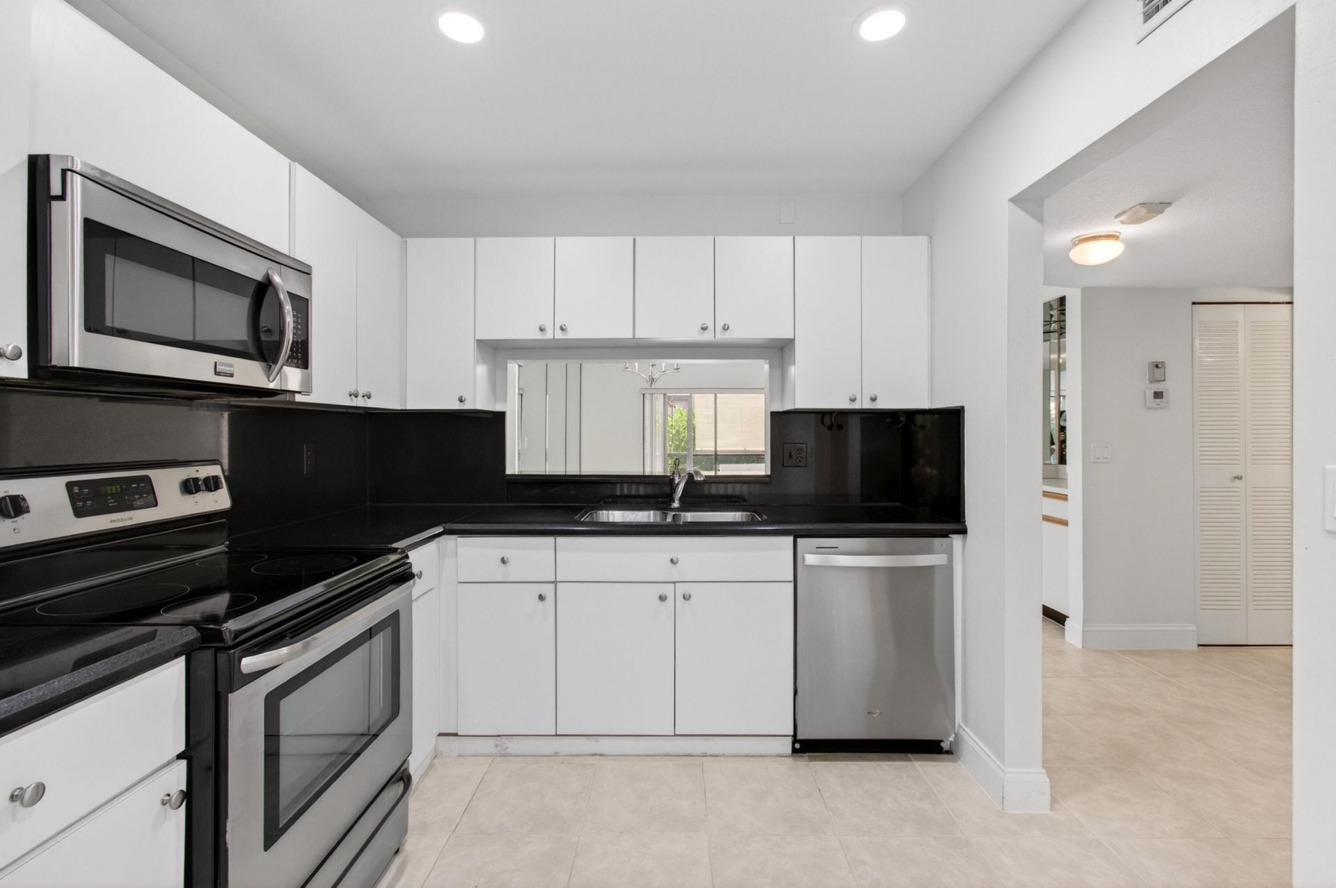 351 Club Circle, Unit 101, Boca Raton, FL 33487 Photo