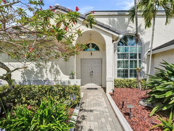 2863 E Abiaca Cir , Davie, FL 33328