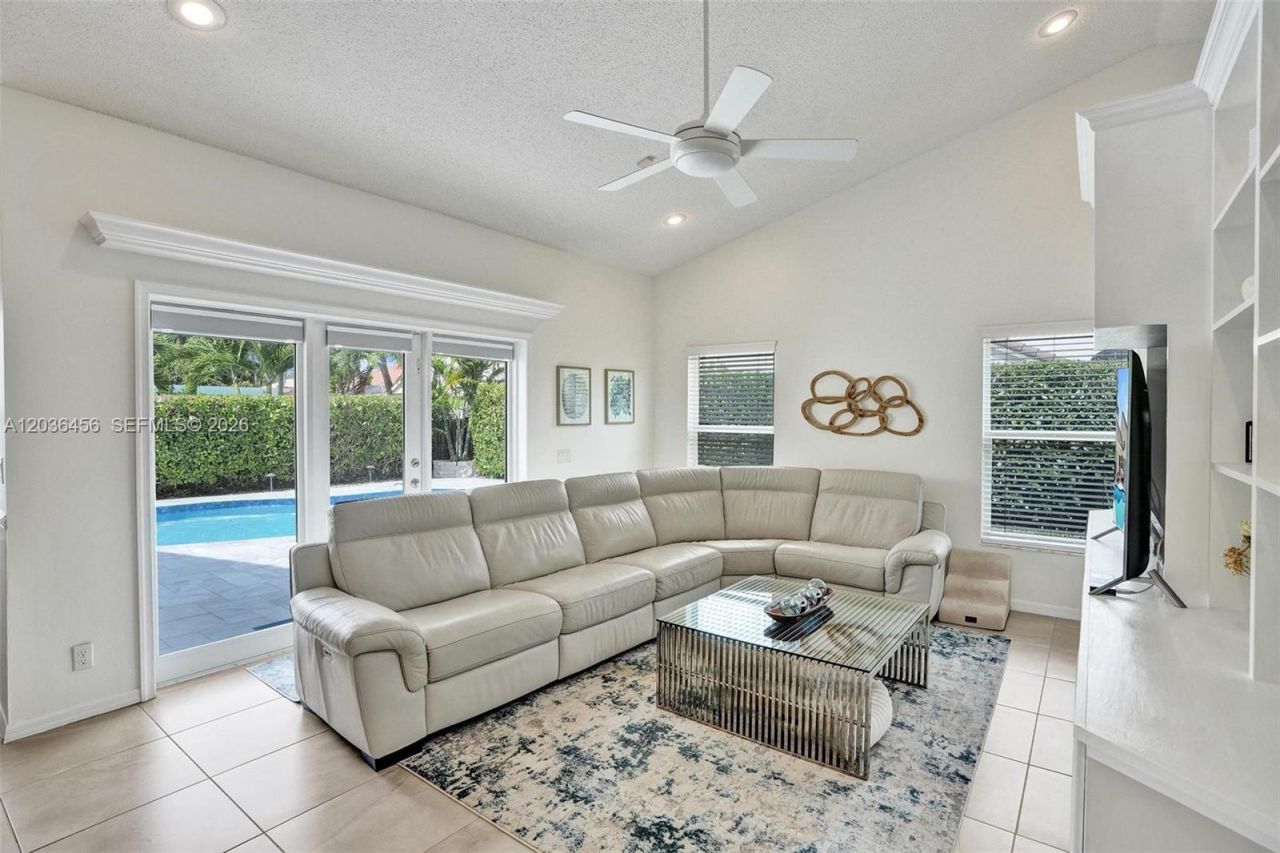 2863 E Abiaca Cir, Davie, FL 33328 Photo