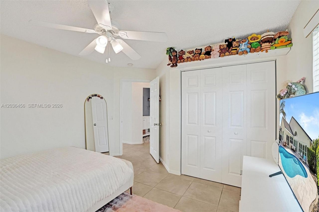 2863 E Abiaca Cir, Davie, FL 33328 Photo