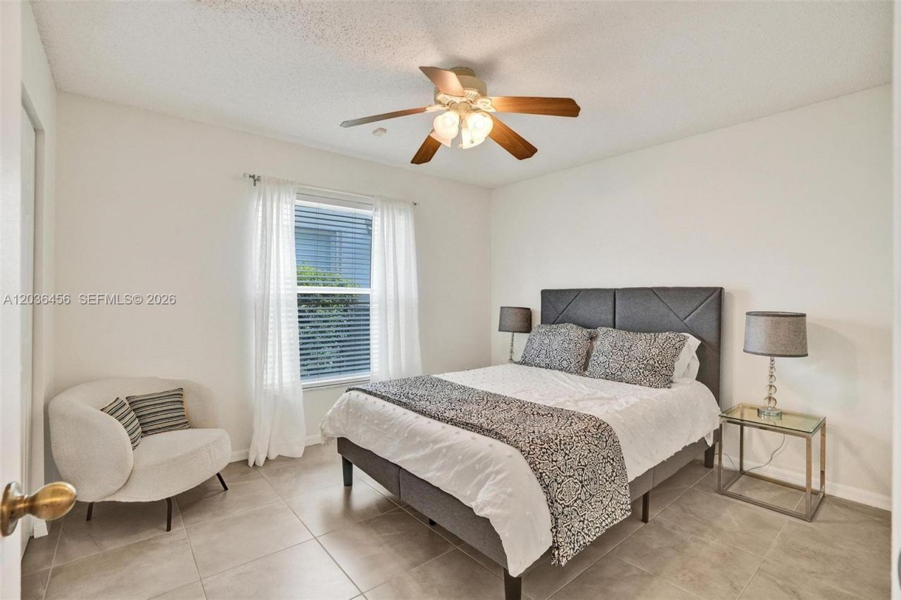 2863 E Abiaca Cir, Davie, FL 33328 Photo