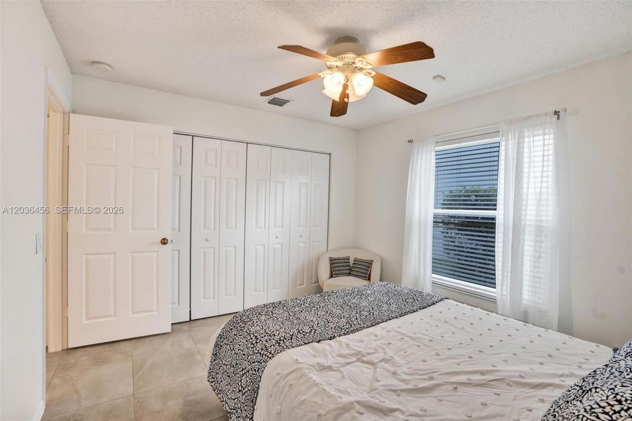 2863 E Abiaca Cir, Davie, FL 33328 Photo