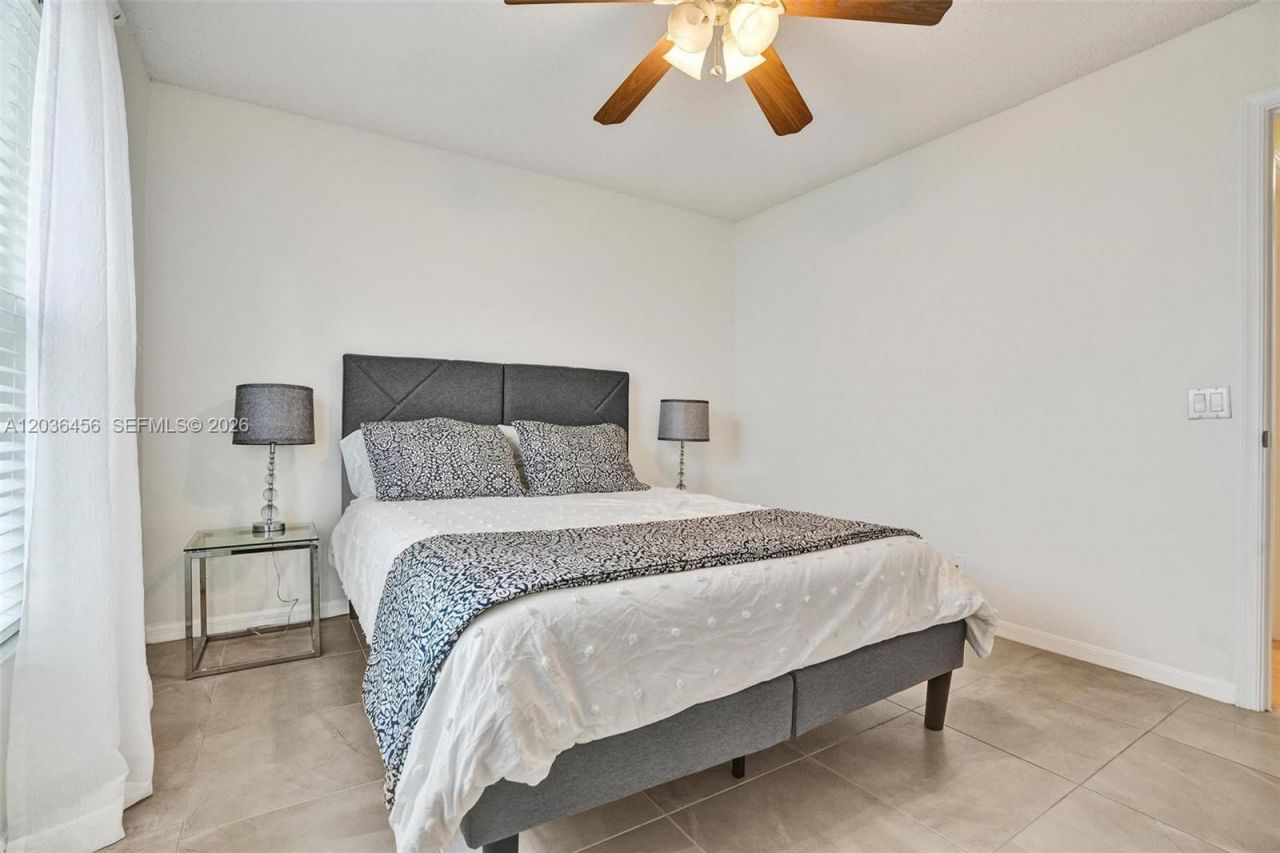2863 E Abiaca Cir, Davie, FL 33328 Photo