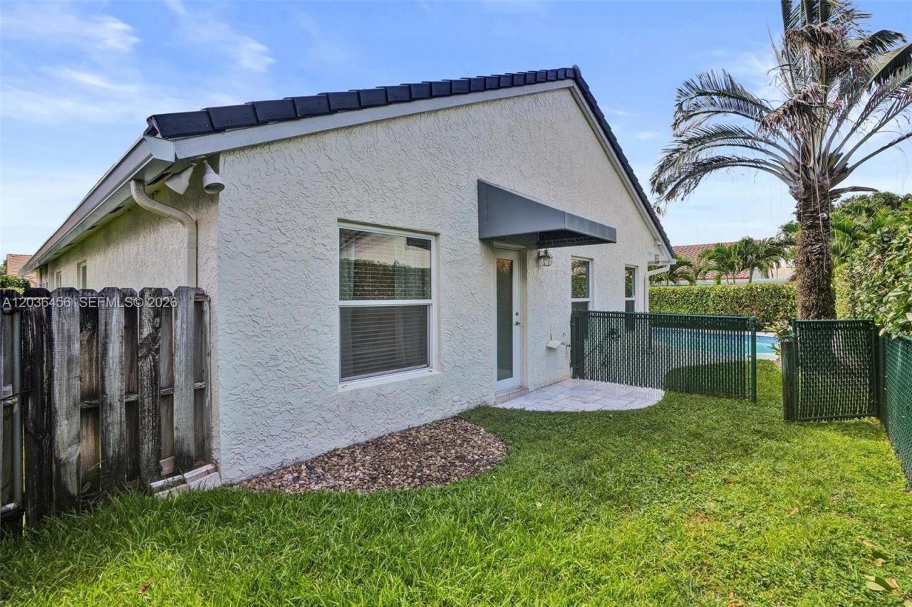 2863 E Abiaca Cir, Davie, FL 33328 Photo