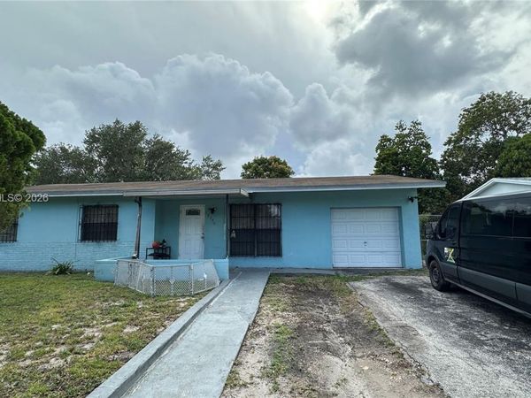 19730 NW 33rd Ave , Miami Gardens, FL 33056