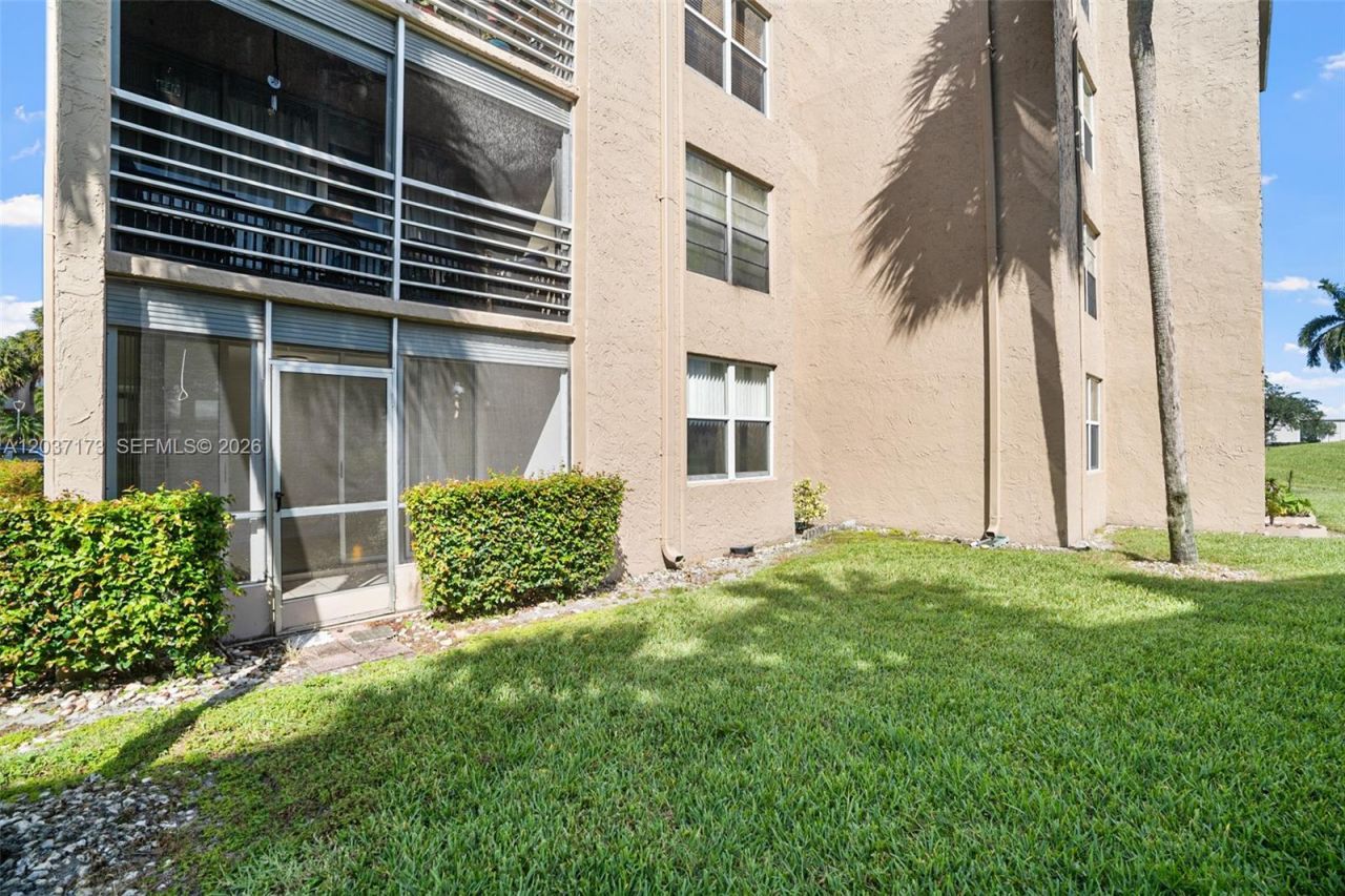 9480 Tangerine Pl , Unit 101, Davie, FL 33324 Photo