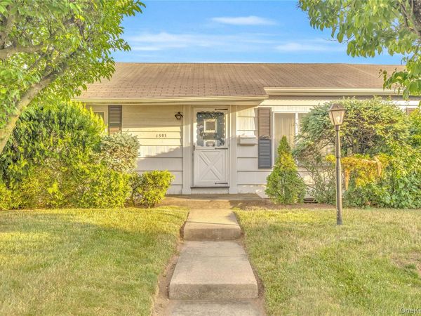 1501 Howell Road, Valley Stream, NY 11580