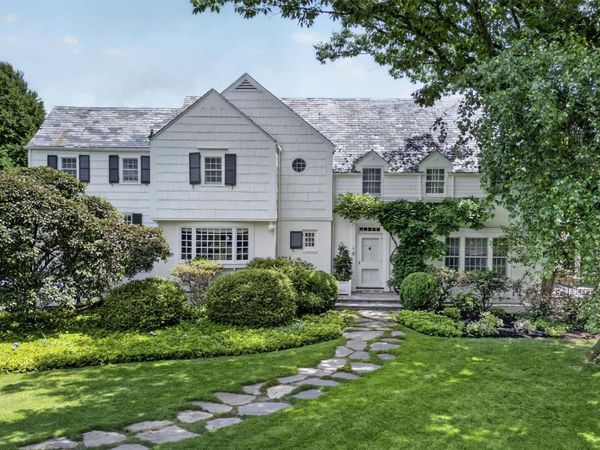 6 Hillair Circle, White Plains, NY 10605