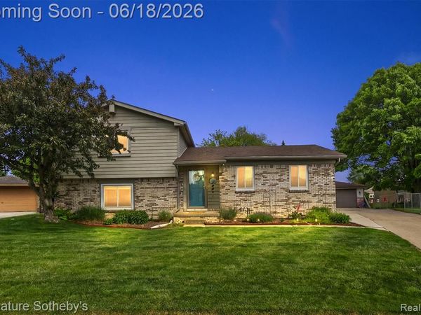 17858 Loranger Street, Clinton Twp, MI 48038