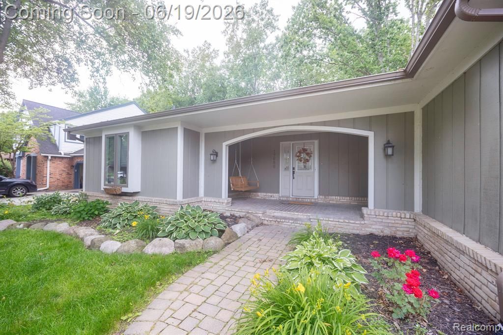 17680 Fox Glen Drive, Riverview, MI 48193 Main Photo