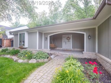 17680 Fox Glen Drive, Riverview, MI 48193