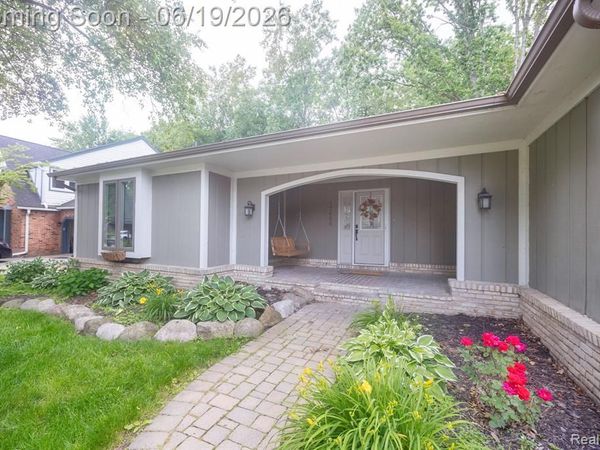 17680 Fox Glen Drive, Riverview, MI 48193