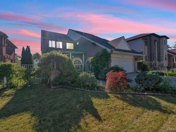 7511 Orchard Avenue , Dearborn, MI 48126