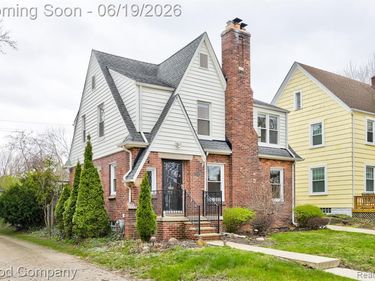 831 W Breckenridge Street, Ferndale, MI 48220