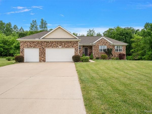 52 Parker Lane , Brandon Twp, MI 48462
