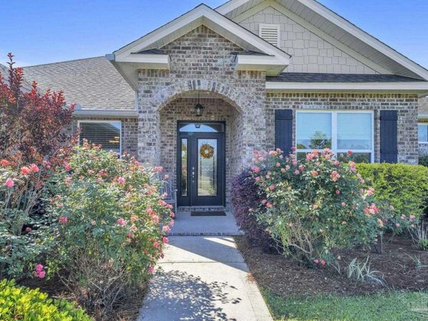 487 Coastal Breeze Dr, Freeport, FL 32439