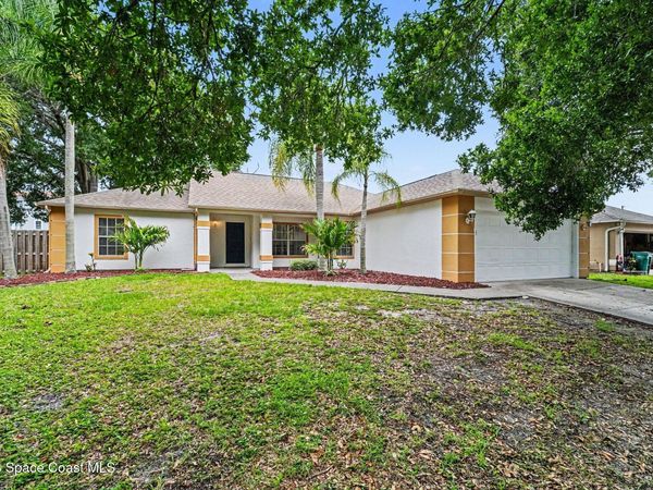 4260 Silver Lake Drive , Melbourne, FL 32901