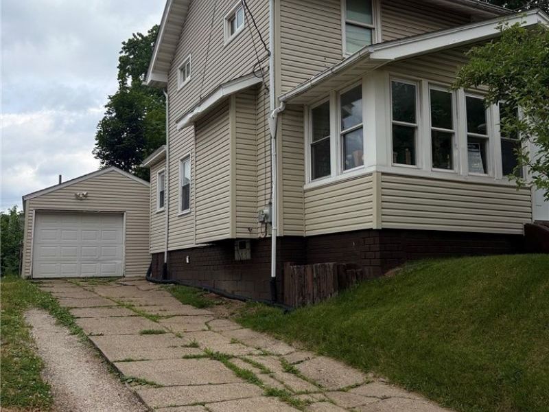 2815 11th Street SW, Canton, OH 44710 Photo 2