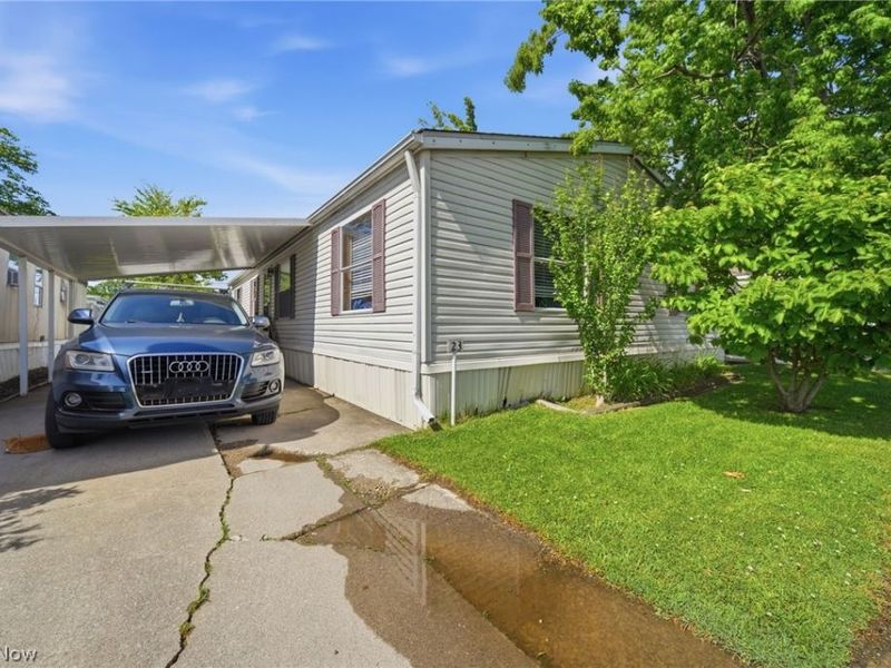 4534 Lake Road E, Unit 23, Geneva, OH 44041 Photo 2