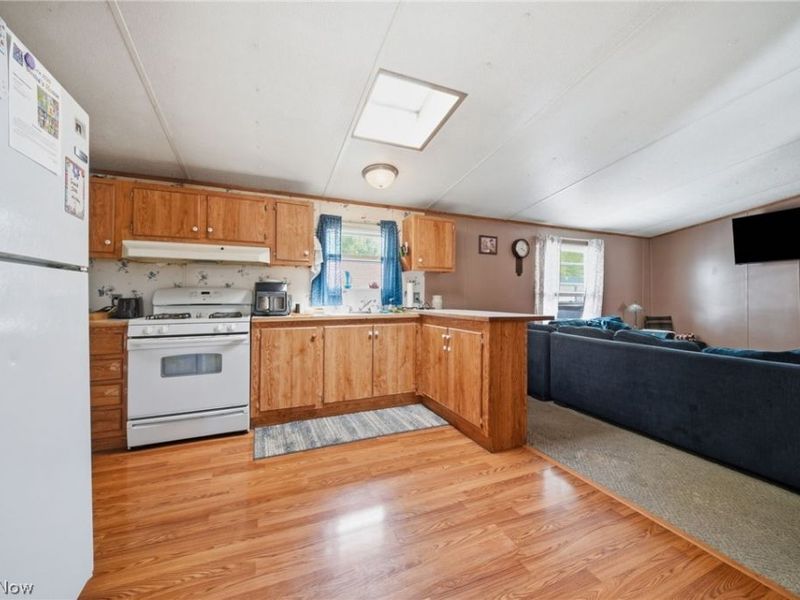 4534 Lake Road E, Unit 23, Geneva, OH 44041 Photo 8