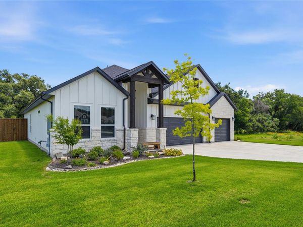 150 McNaughton DR, Liberty Hill, TX 78642