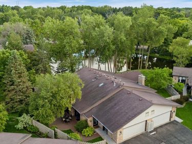 1151 Black Oaks Lane N, Plymouth, MN 55447
