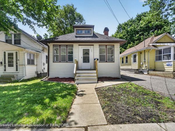 111 W Palmer Avenue, Jackson, MI 49203