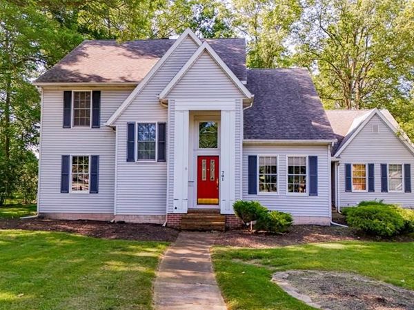 701 Kennedy Drive, Willard, OH 44890