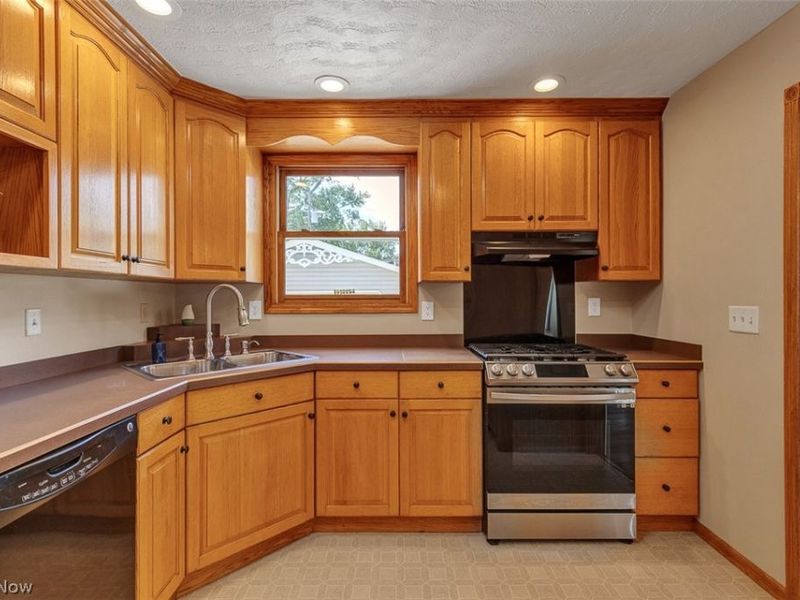 4107 Torrington Avenue , Parma, OH 44134 Photo 18