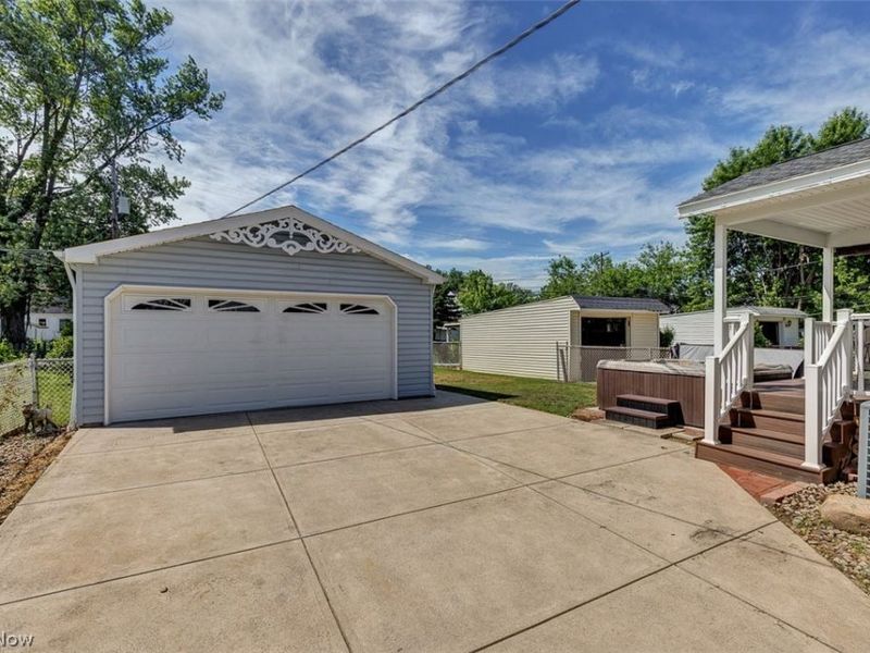 4107 Torrington Avenue , Parma, OH 44134 Photo 9
