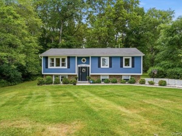 7 Gold Road, Wappingers Falls, NY 12590