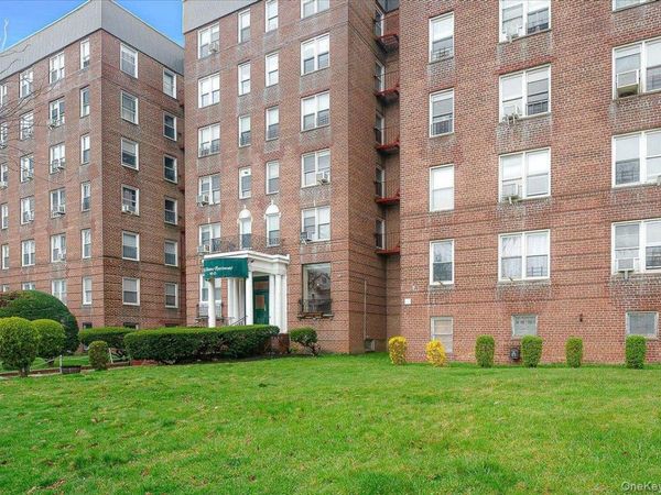 143-25 84th Drive , Unit 4J, Briarwood, NY 11435