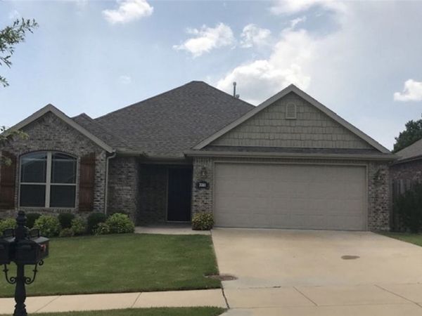 3061 N Downs Avenue, Fayetteville, AR 72704