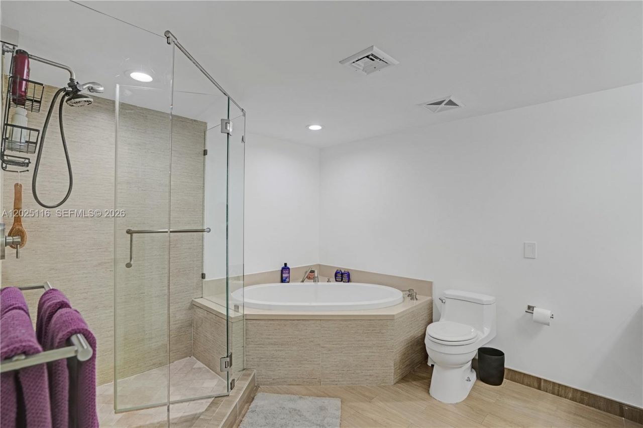 7930 East Dr , Unit 1808, North Bay Village, FL 33141 Photo