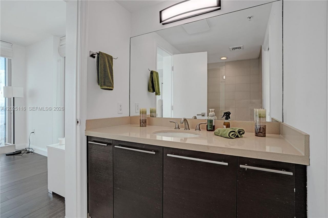 7930 East Dr , Unit 1808, North Bay Village, FL 33141 Photo