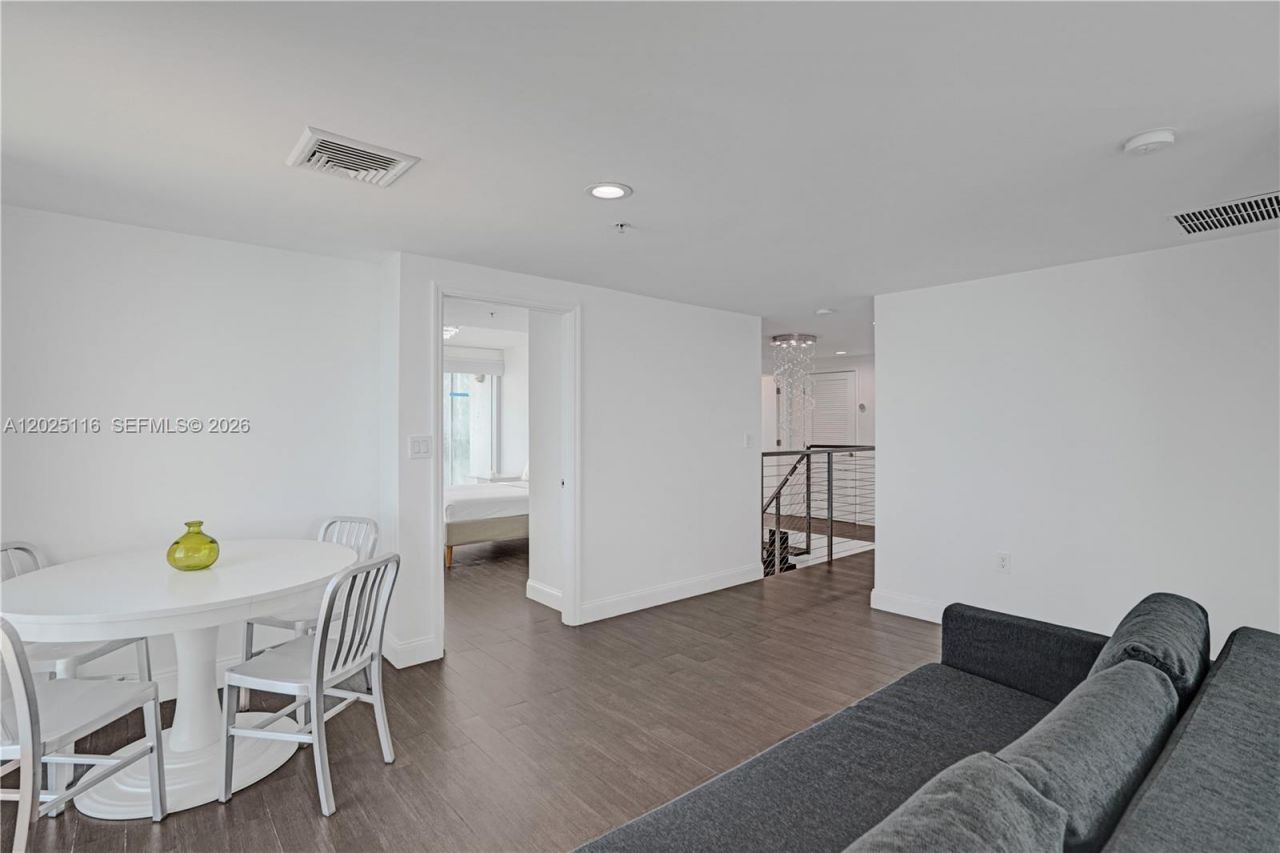 7930 East Dr , Unit 1808, North Bay Village, FL 33141 Photo