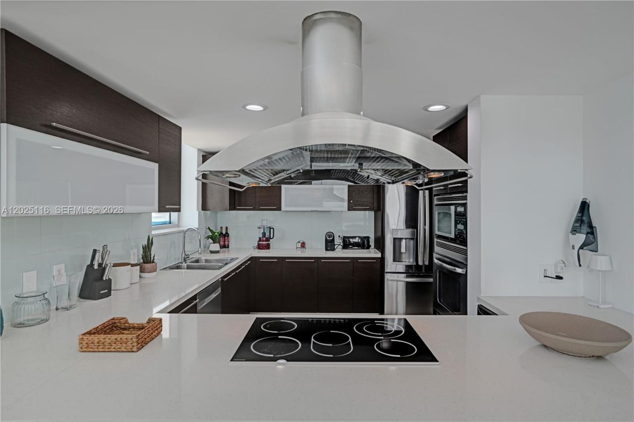 7930 East Dr , Unit 1808, North Bay Village, FL 33141 Photo