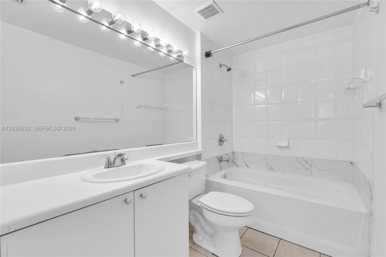 8000 N Nob Hill Rd , Unit 106, Tamarac, FL 33321 Photo