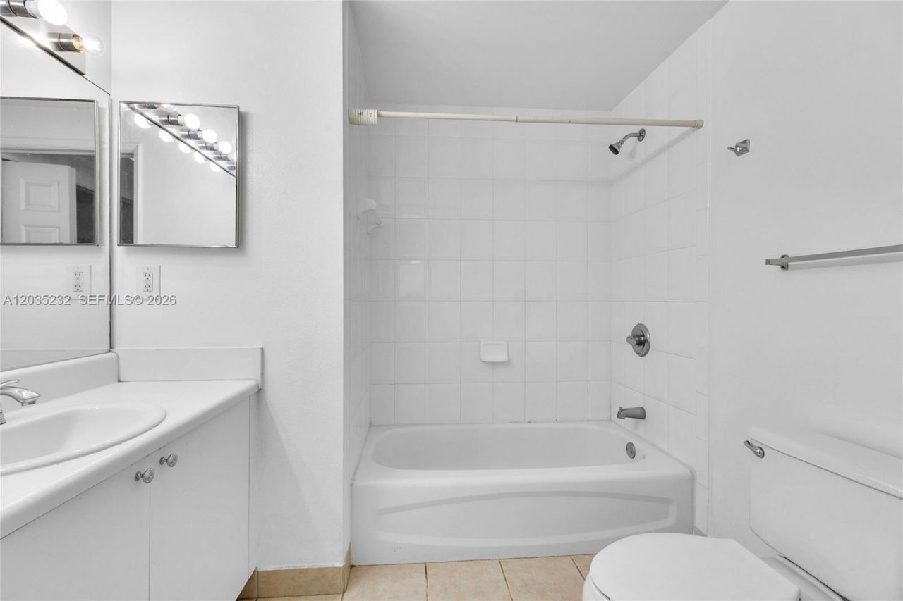 8000 N Nob Hill Rd , Unit 106, Tamarac, FL 33321 Photo