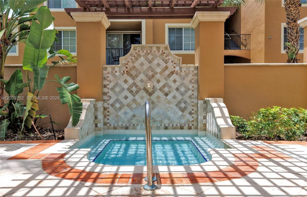 8000 N Nob Hill Rd , Unit 106, Tamarac, FL 33321 Photo