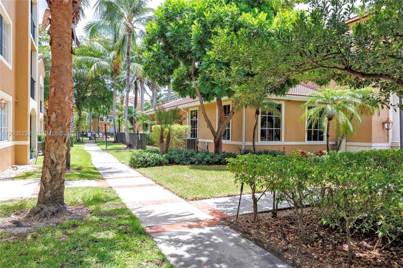 8000 N Nob Hill Rd , Unit 106, Tamarac, FL 33321 Photo