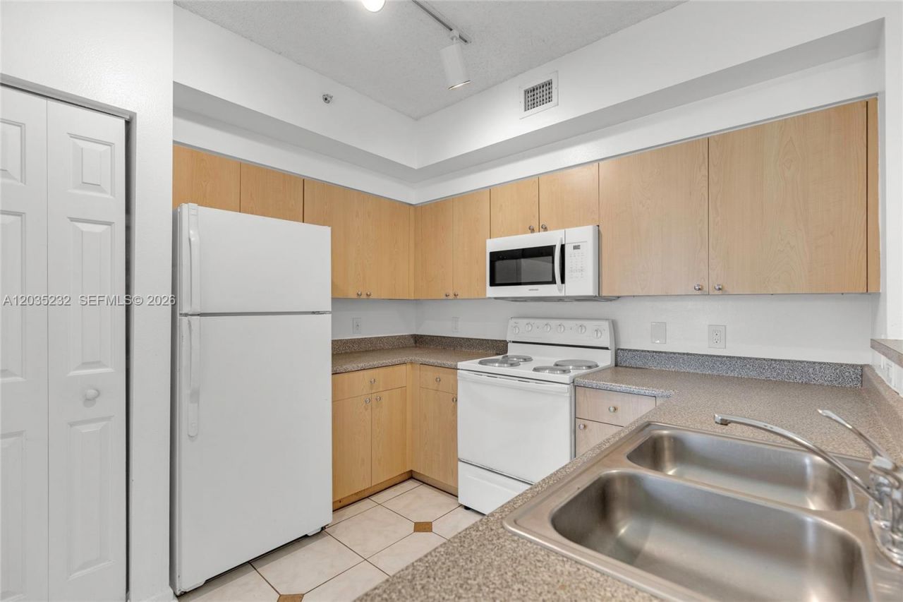 8000 N Nob Hill Rd , Unit 106, Tamarac, FL 33321 Photo