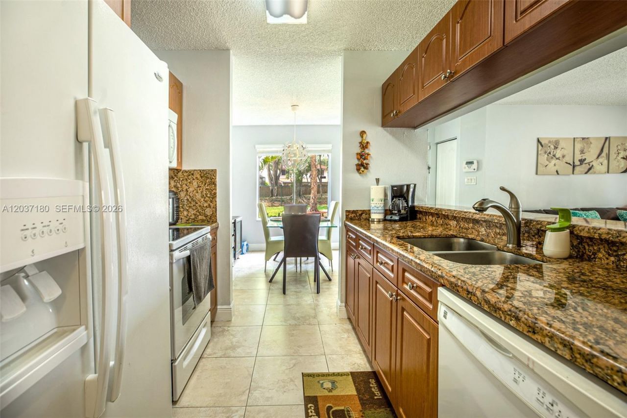 15780 SW 106th Ter , Unit 107, Miami, FL 33196 Photo