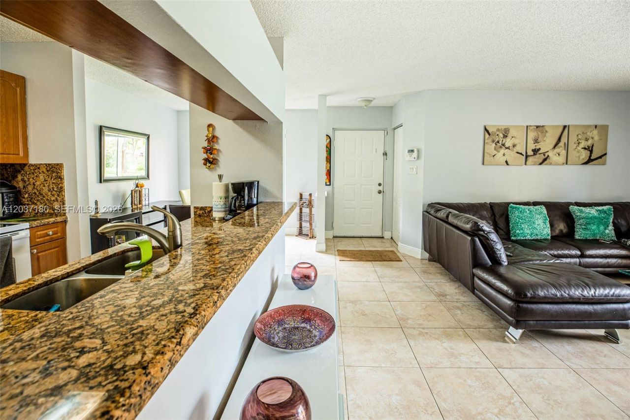 15780 SW 106th Ter , Unit 107, Miami, FL 33196 Photo