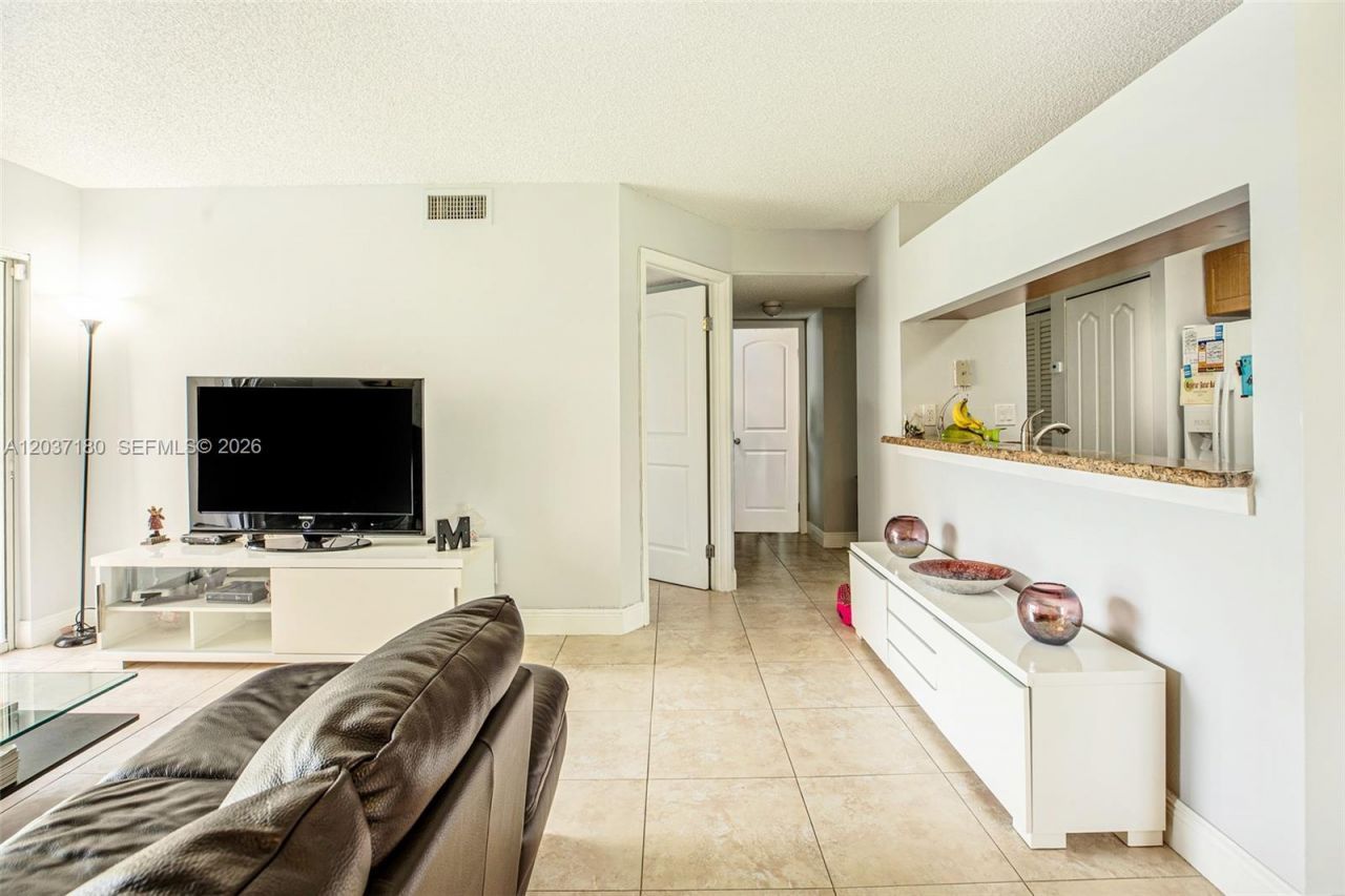 15780 SW 106th Ter , Unit 107, Miami, FL 33196 Photo