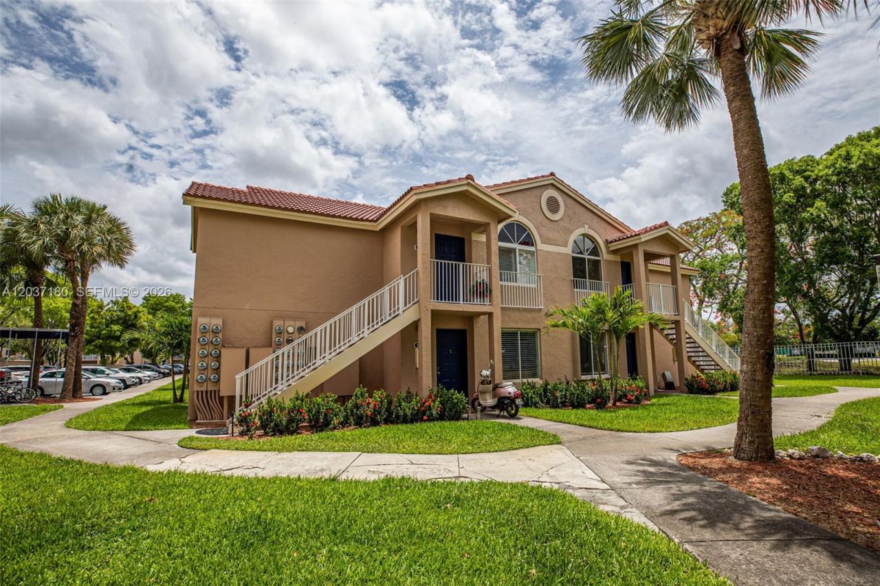 15780 SW 106th Ter , Unit 107, Miami, FL 33196 Photo