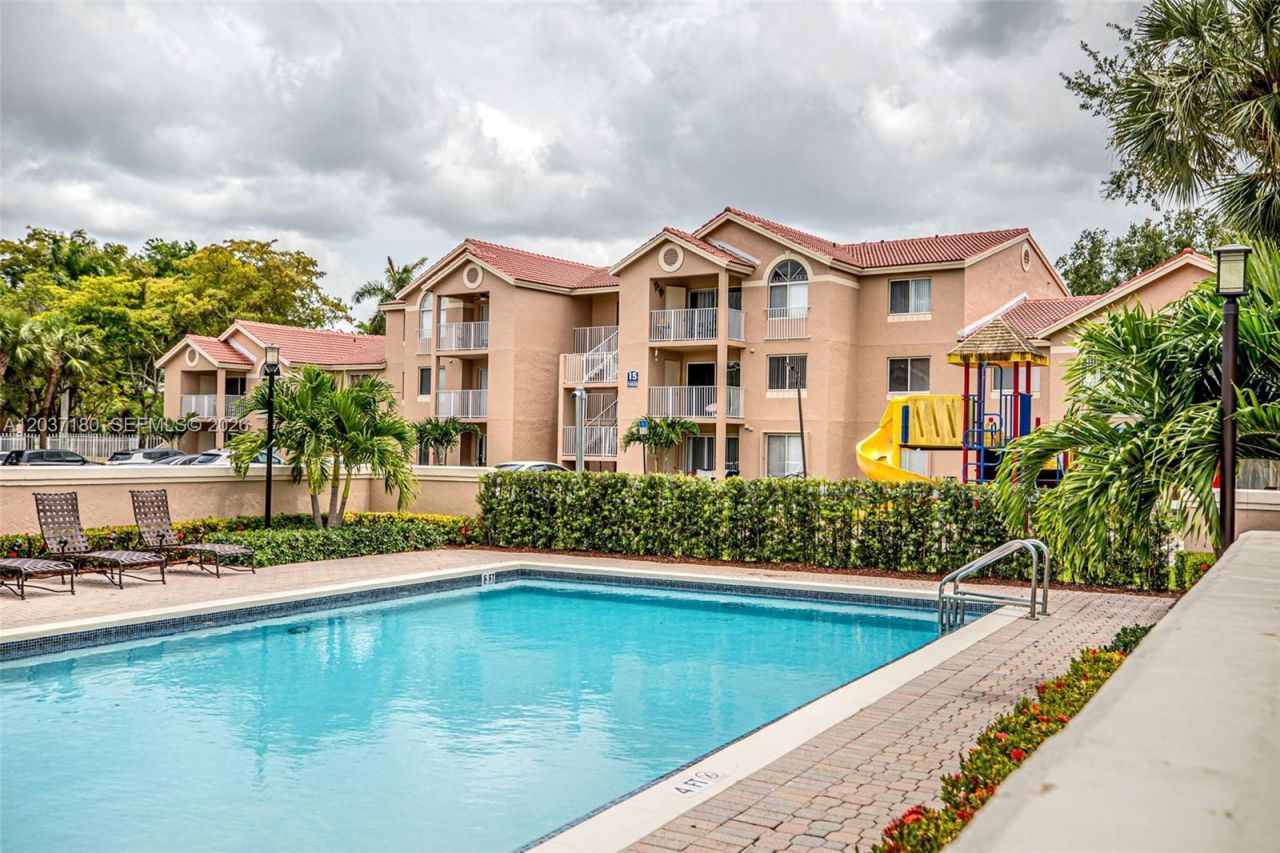 15780 SW 106th Ter , Unit 107, Miami, FL 33196 Photo
