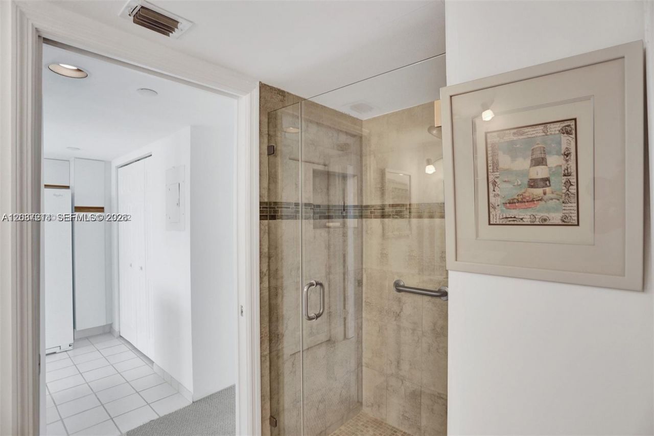 3500 Mystic Pointe Dr , Unit 2306, Aventura, FL 33180 Photo