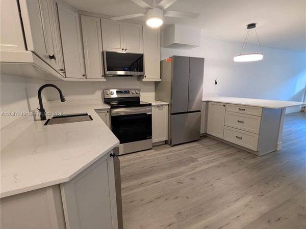 Unit 17, Palmetto Bay, FL 33157